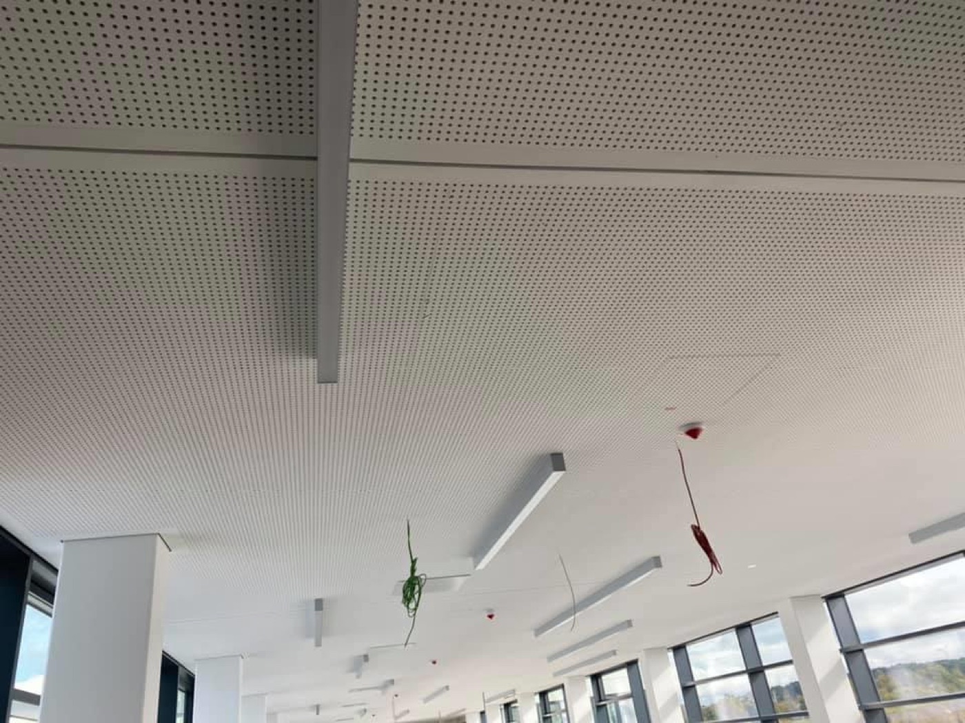 Perforierte Akustikdecke